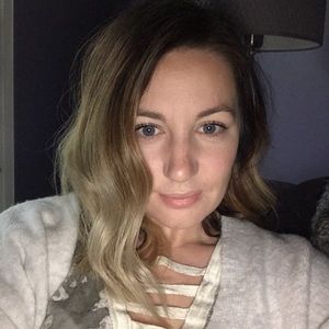 Meet your Posher, Aine